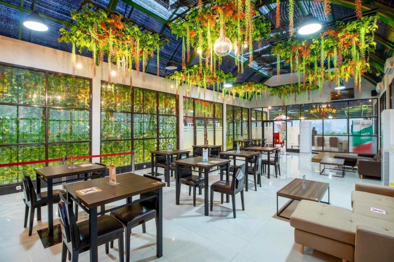 De 80'S Genteng Ijo Jakarta Exterior foto