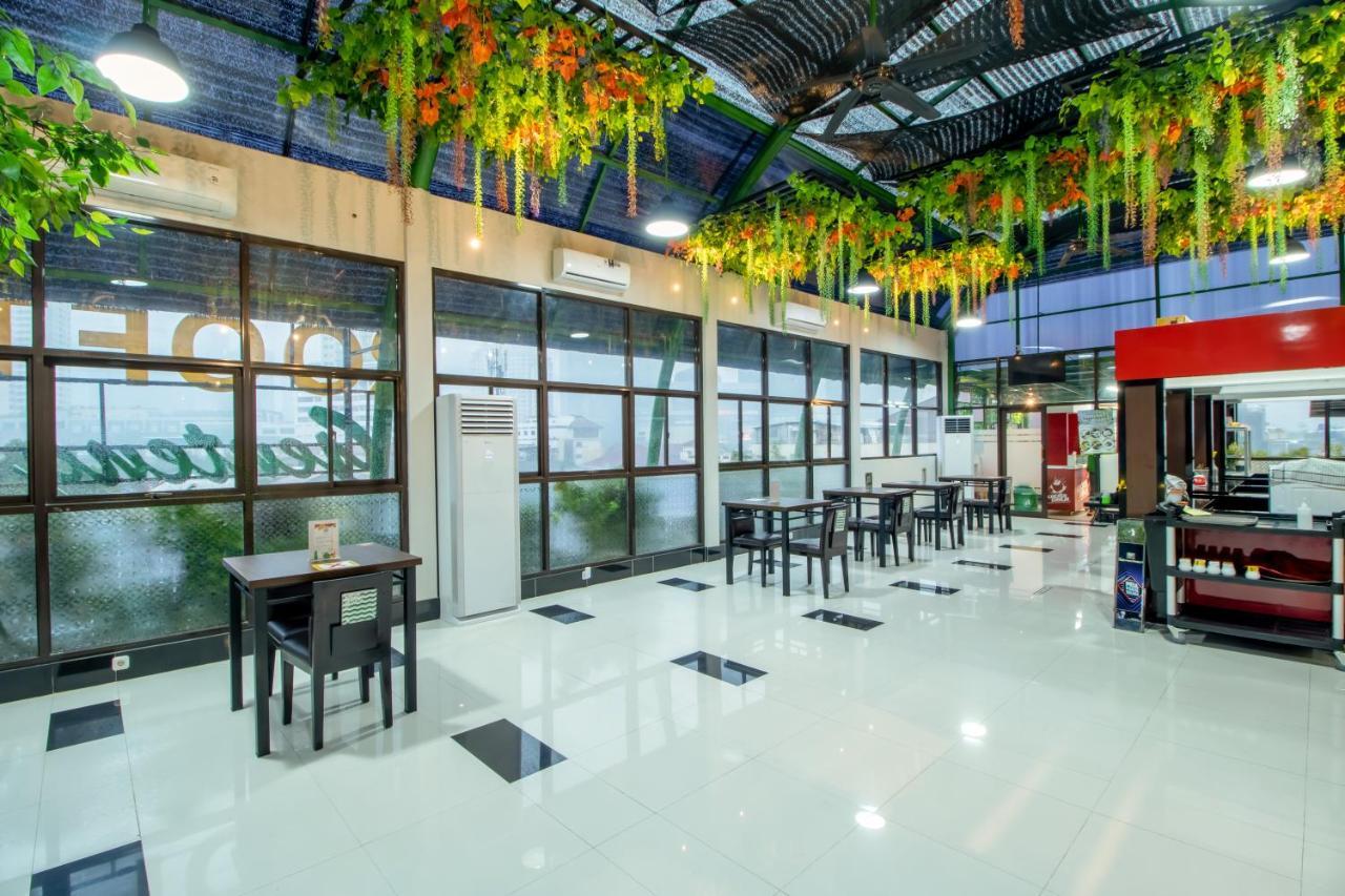 De 80'S Genteng Ijo Jakarta Exterior foto
