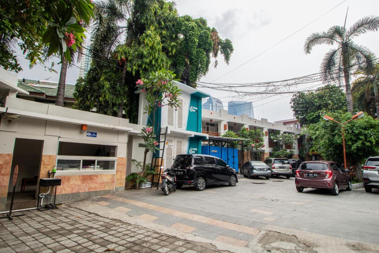 De 80'S Genteng Ijo Jakarta Exterior foto