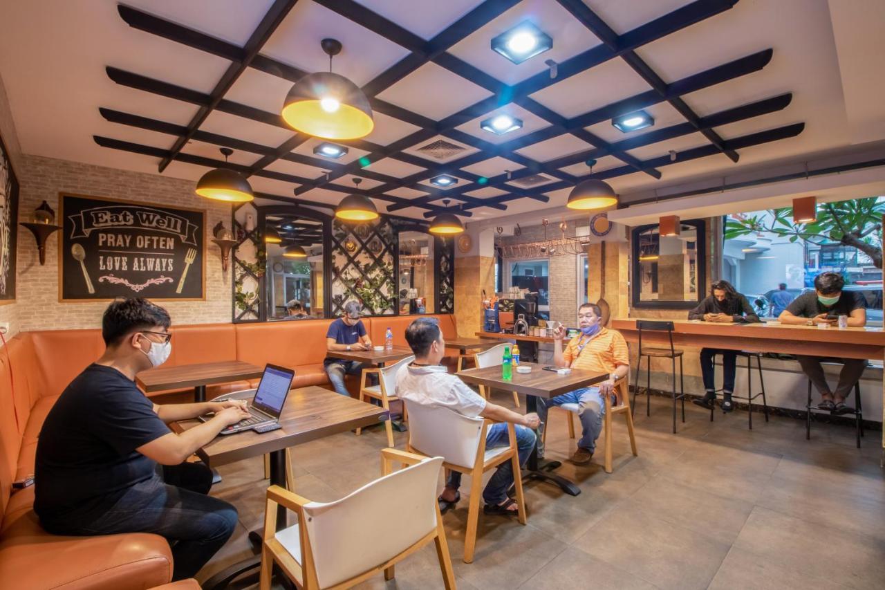 De 80'S Genteng Ijo Jakarta Exterior foto